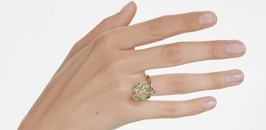 Multicolored Ring with Floral Motifs